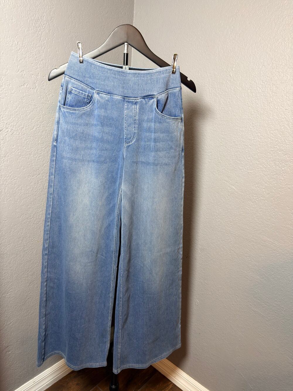 NWT Halara Light Wash Pull-On Wide-Leg Denim Pants Size XS
